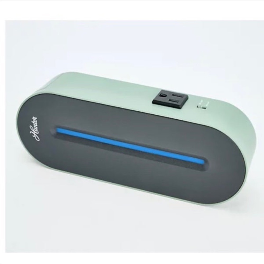 HUNTER Plug in UV-C Wall Outlet Air Sanitizer NWT
